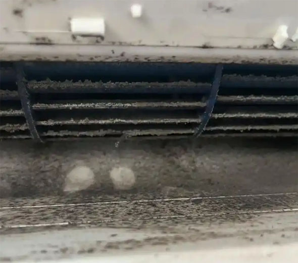 德阳市空调吹的风有股烧焦味是怎么回事